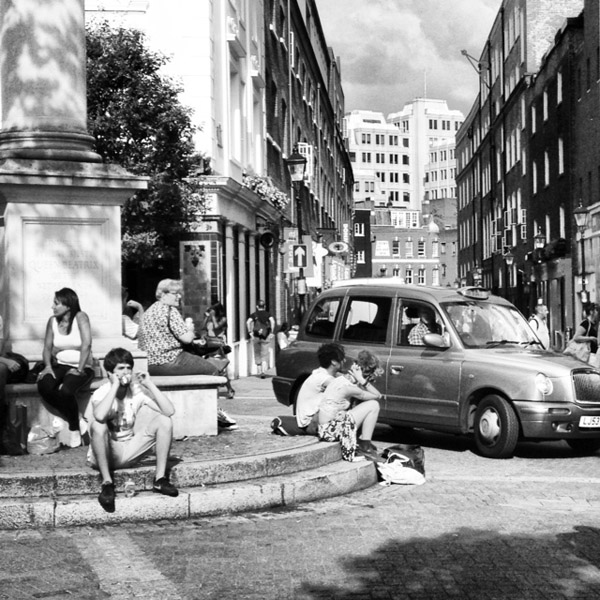 Streets of London. Mobilfoto.